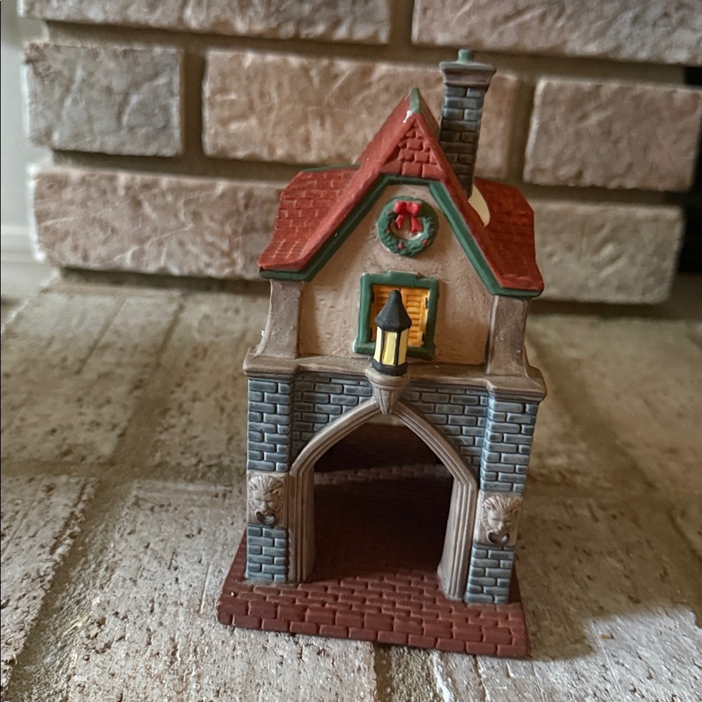 Gate House Heritage Village House Decoration Department 56 Vintage